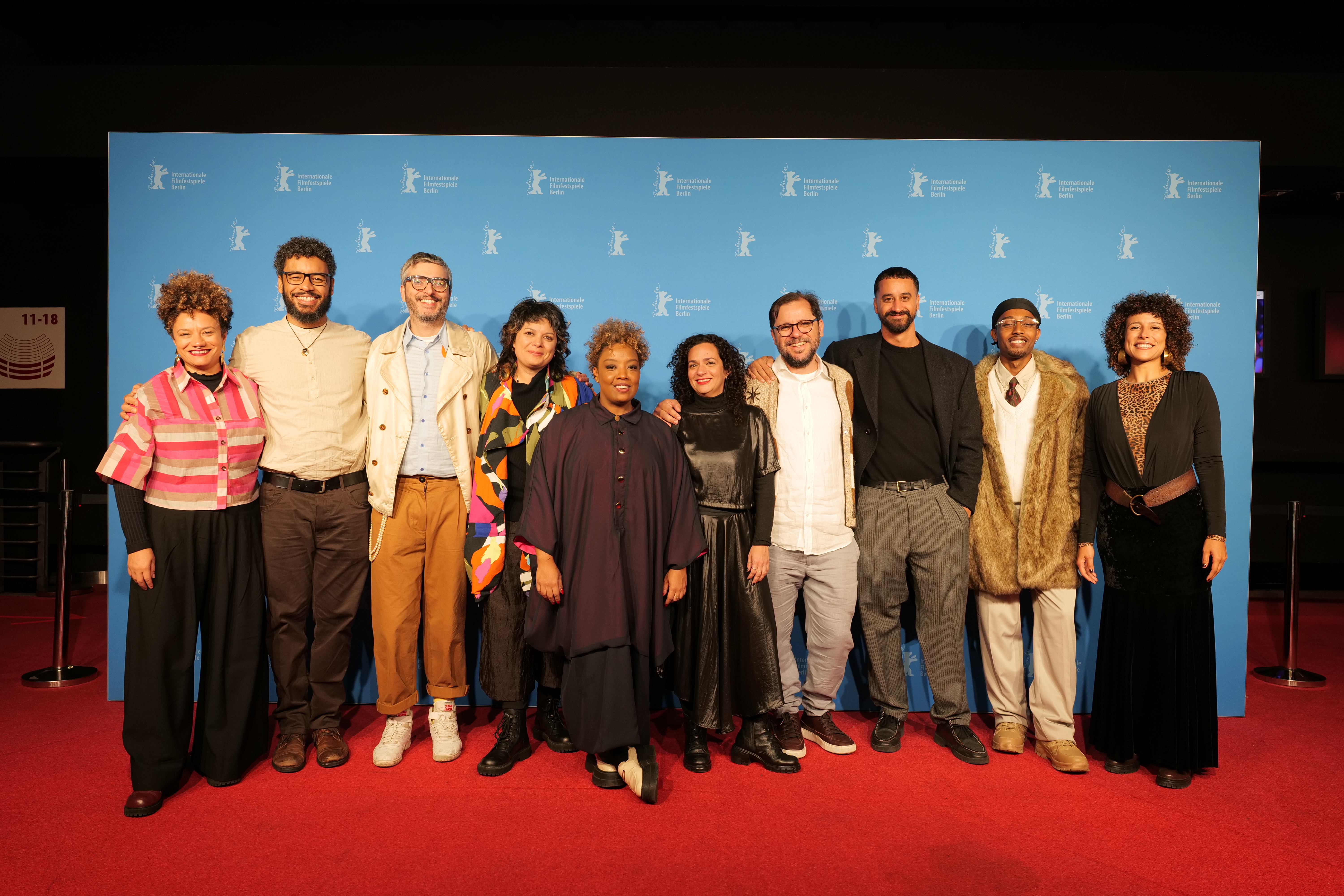 “Nosso Segredo”, primeiro longa dirigido por Grace Passô, lança trailer e cartaz oficiais antes da estreia brasileira no Festival de Gramado
